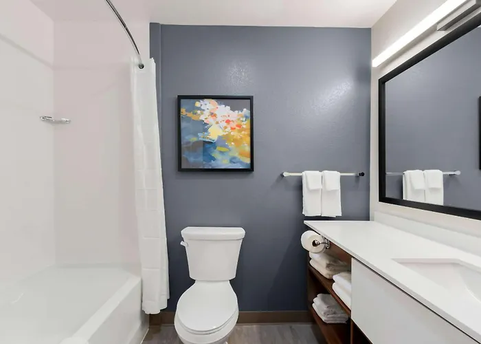 Everhome Sports Entertainment District By Choice Hotel Glendale