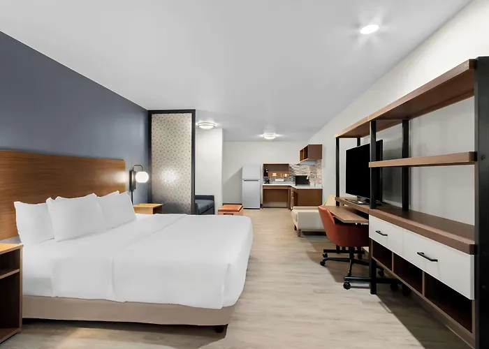 Everhome Sports Entertainment District By Choice 4*